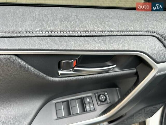 Білий Тойота РАВ 4, об'ємом двигуна 2.49 л та пробігом 23 тис. км за 42500 $, фото 20 на Automoto.ua