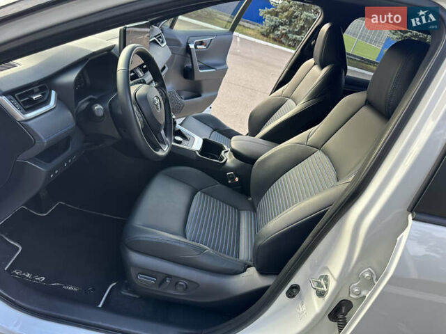 Білий Тойота РАВ 4, об'ємом двигуна 2.49 л та пробігом 36 тис. км за 43750 $, фото 22 на Automoto.ua