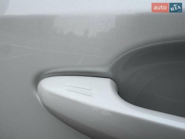 Белый Тойота РАВ 4, объемом двигателя 2.49 л и пробегом 49 тыс. км за 39999 $, фото 13 на Automoto.ua