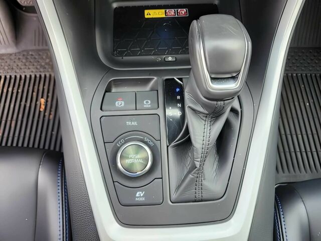 Білий Тойота РАВ 4, об'ємом двигуна 0 л та пробігом 16 тис. км за 12800 $, фото 9 на Automoto.ua