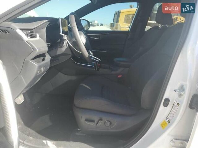 Белый Тойота РАВ 4, объемом двигателя 2.5 л и пробегом 46 тыс. км за 11000 $, фото 6 на Automoto.ua