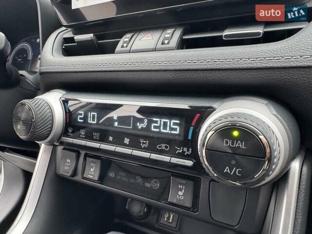 Белый Тойота РАВ 4, объемом двигателя 2.49 л и пробегом 49 тыс. км за 39999 $, фото 41 на Automoto.ua