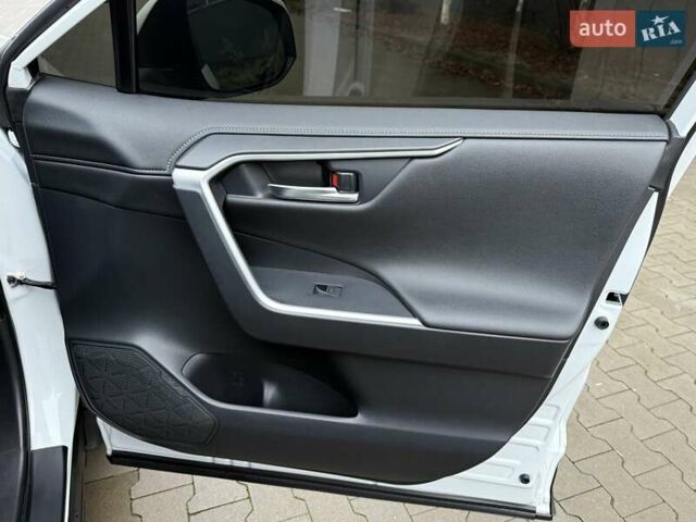 Белый Тойота РАВ 4, объемом двигателя 2.49 л и пробегом 75 тыс. км за 36500 $, фото 35 на Automoto.ua