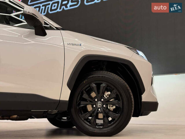 Белый Тойота РАВ 4, объемом двигателя 2.49 л и пробегом 1 тыс. км за 43800 $, фото 3 на Automoto.ua