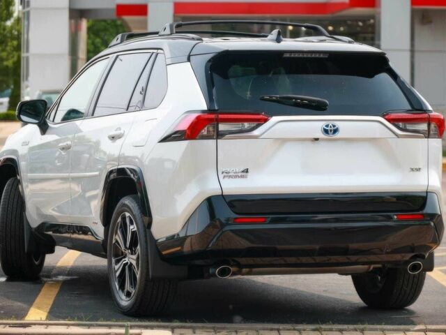 Білий Тойота РАВ 4, об'ємом двигуна 2.5 л та пробігом 19 тис. км за 28000 $, фото 2 на Automoto.ua