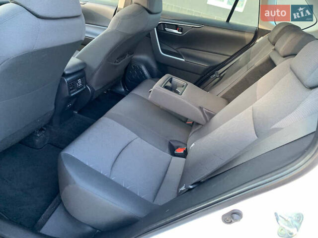 Білий Тойота РАВ 4, об'ємом двигуна 1.99 л та пробігом 30 тис. км за 35500 $, фото 17 на Automoto.ua