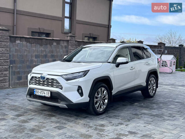 Белый Тойота РАВ 4, объемом двигателя 2.49 л и пробегом 27 тыс. км за 44800 $, фото 2 на Automoto.ua