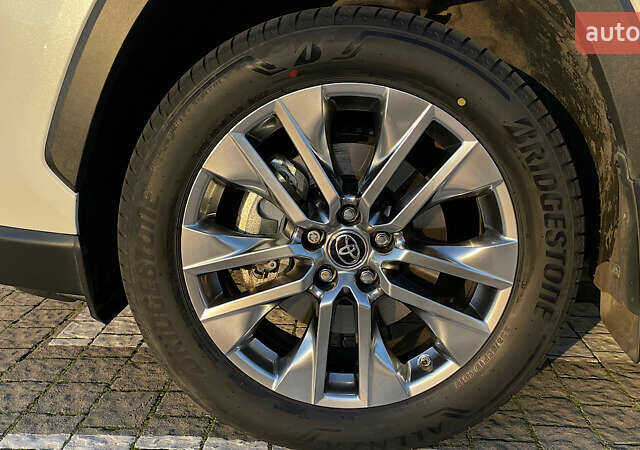 Белый Тойота РАВ 4, объемом двигателя 2.49 л и пробегом 13 тыс. км за 45243 $, фото 15 на Automoto.ua