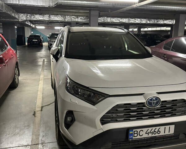 Белый Тойота РАВ 4, объемом двигателя 2.49 л и пробегом 17 тыс. км за 42500 $, фото 2 на Automoto.ua