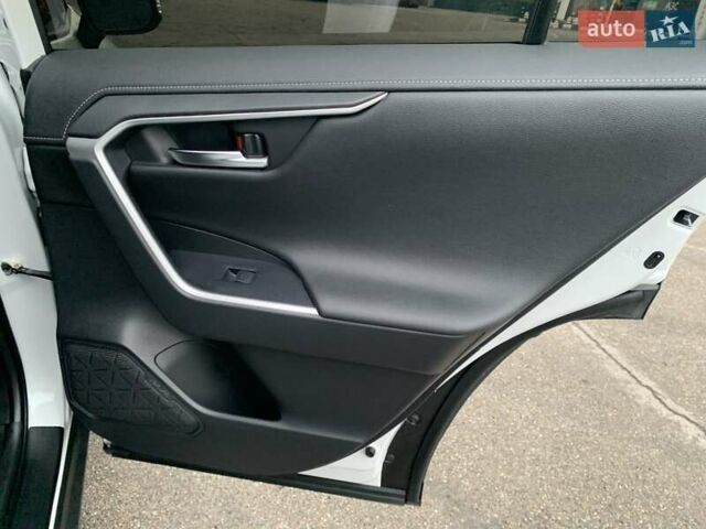 Білий Тойота РАВ 4, об'ємом двигуна 2.49 л та пробігом 75 тис. км за 37900 $, фото 92 на Automoto.ua