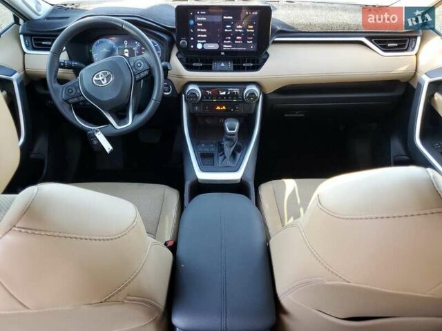 Білий Тойота РАВ 4, об'ємом двигуна 2.49 л та пробігом 57 тис. км за 12700 $, фото 7 на Automoto.ua