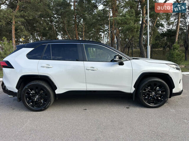 Білий Тойота РАВ 4, об'ємом двигуна 2.49 л та пробігом 36 тис. км за 43750 $, фото 11 на Automoto.ua