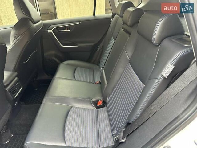 Білий Тойота РАВ 4, об'ємом двигуна 2.49 л та пробігом 23 тис. км за 42500 $, фото 18 на Automoto.ua