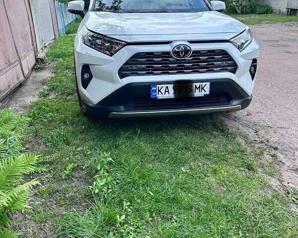 Белый Тойота РАВ 4, объемом двигателя 1.99 л и пробегом 8 тыс. км за 40000 $, фото 1 на Automoto.ua