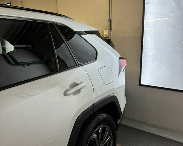 Белый Тойота РАВ 4, объемом двигателя 1.99 л и пробегом 37 тыс. км за 34900 $, фото 5 на Automoto.ua