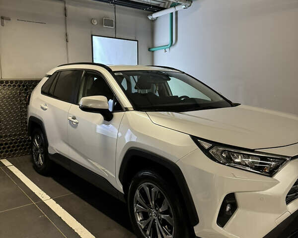 Белый Тойота РАВ 4, объемом двигателя 1.99 л и пробегом 37 тыс. км за 34900 $, фото 2 на Automoto.ua