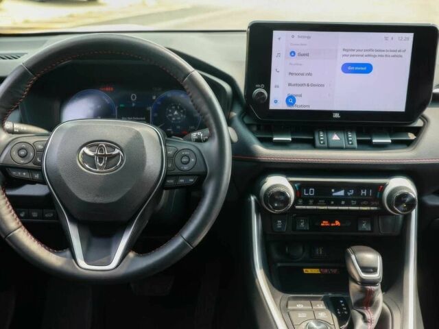 Білий Тойота РАВ 4, об'ємом двигуна 2.5 л та пробігом 19 тис. км за 28000 $, фото 6 на Automoto.ua