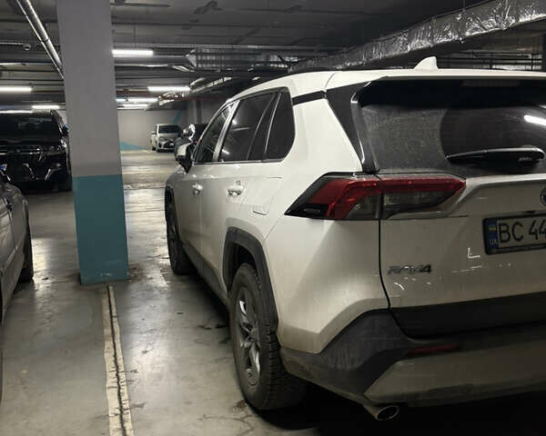 Белый Тойота РАВ 4, объемом двигателя 2.49 л и пробегом 17 тыс. км за 42500 $, фото 5 на Automoto.ua