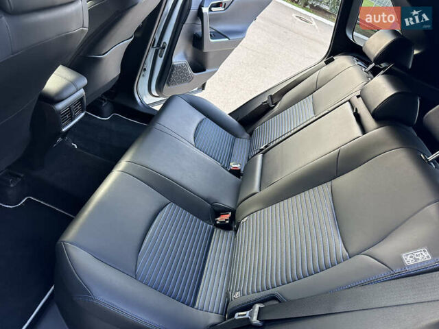 Білий Тойота РАВ 4, об'ємом двигуна 2.49 л та пробігом 36 тис. км за 43750 $, фото 50 на Automoto.ua