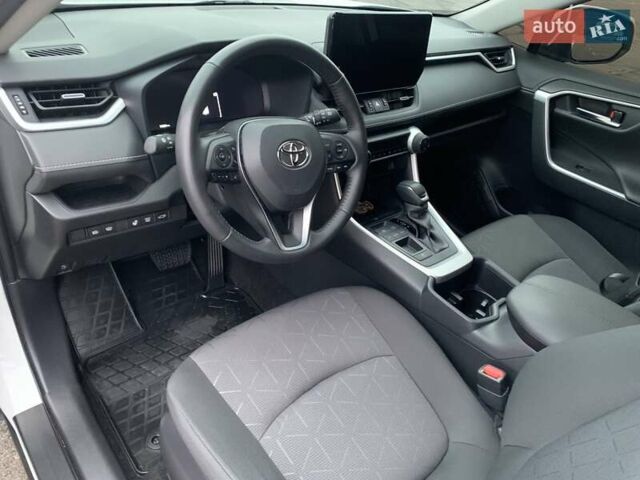 Білий Тойота РАВ 4, об'ємом двигуна 2.49 л та пробігом 75 тис. км за 37900 $, фото 56 на Automoto.ua