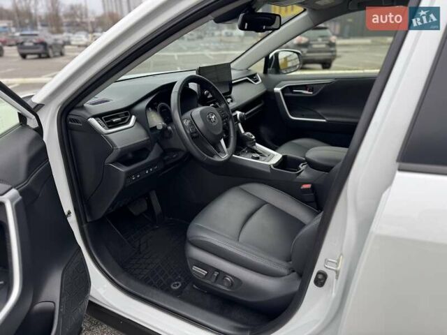 Белый Тойота РАВ 4, объемом двигателя 2.49 л и пробегом 49 тыс. км за 39999 $, фото 17 на Automoto.ua