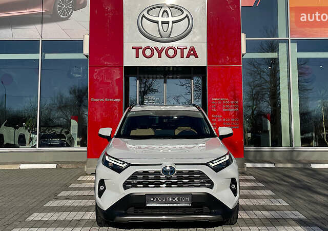 Белый Тойота РАВ 4, объемом двигателя 2.49 л и пробегом 13 тыс. км за 45243 $, фото 4 на Automoto.ua