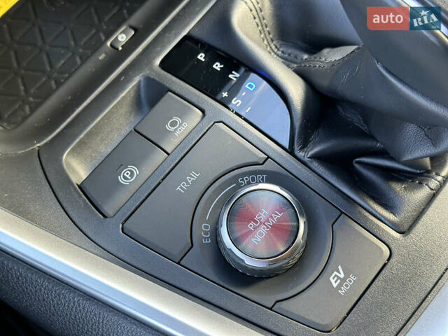 Білий Тойота РАВ 4, об'ємом двигуна 2.49 л та пробігом 36 тис. км за 43750 $, фото 35 на Automoto.ua