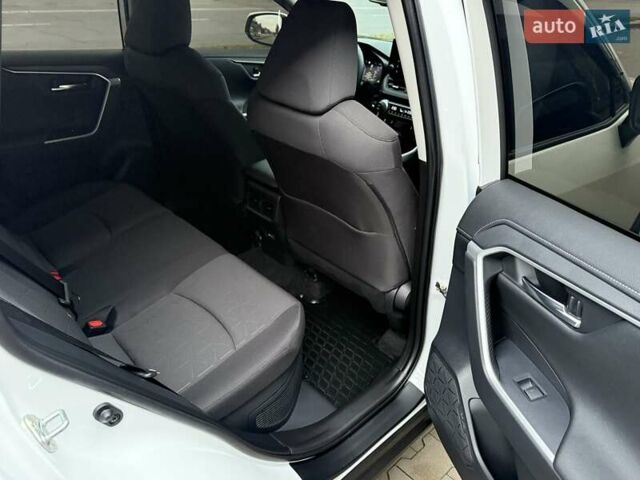 Белый Тойота РАВ 4, объемом двигателя 2.49 л и пробегом 75 тыс. км за 36500 $, фото 39 на Automoto.ua