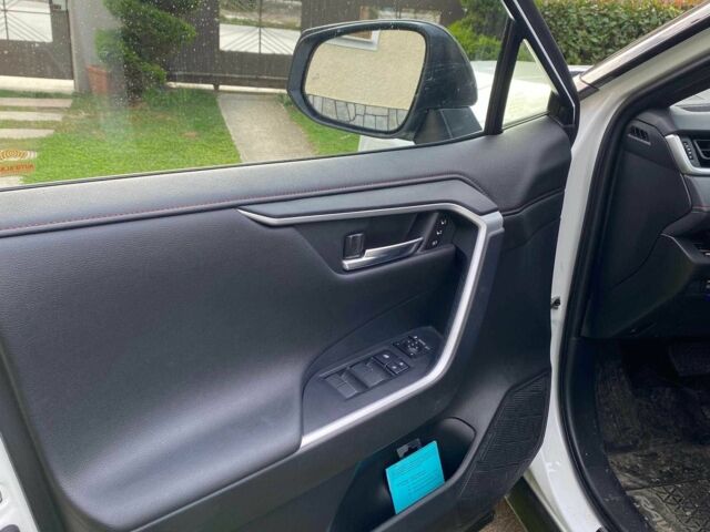 Білий Тойота РАВ 4, об'ємом двигуна 2.5 л та пробігом 37 тис. км за 21100 $, фото 14 на Automoto.ua