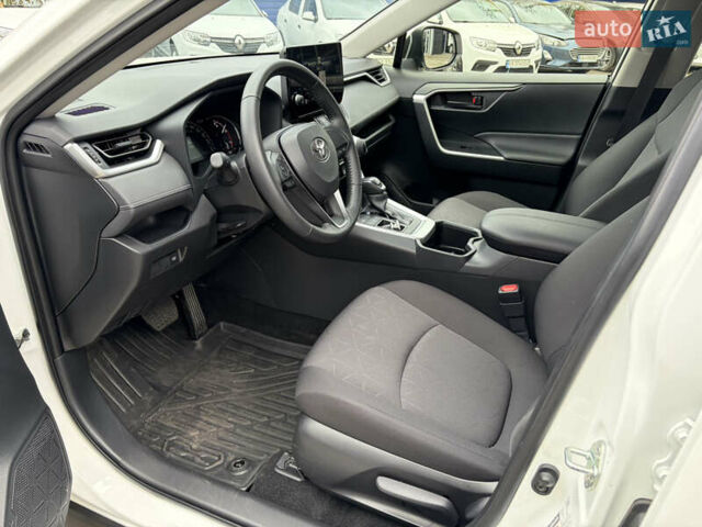 Белый Тойота РАВ 4, объемом двигателя 1.99 л и пробегом 24 тыс. км за 35900 $, фото 6 на Automoto.ua