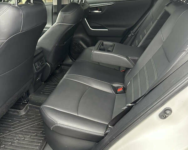 Білий Тойота РАВ 4, об'ємом двигуна 2.49 л та пробігом 51 тис. км за 39200 $, фото 9 на Automoto.ua