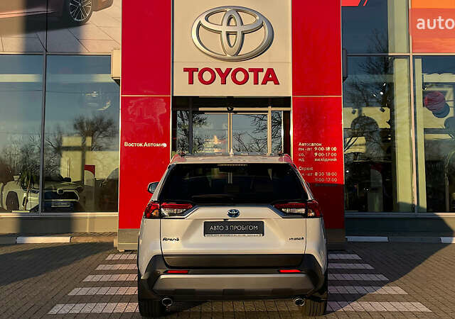 Белый Тойота РАВ 4, объемом двигателя 2.49 л и пробегом 13 тыс. км за 45243 $, фото 3 на Automoto.ua