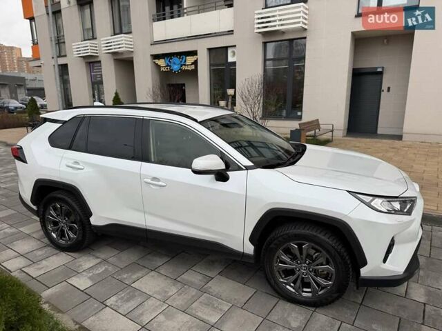 Белый Тойота РАВ 4, объемом двигателя 2.49 л и пробегом 49 тыс. км за 39999 $, фото 2 на Automoto.ua