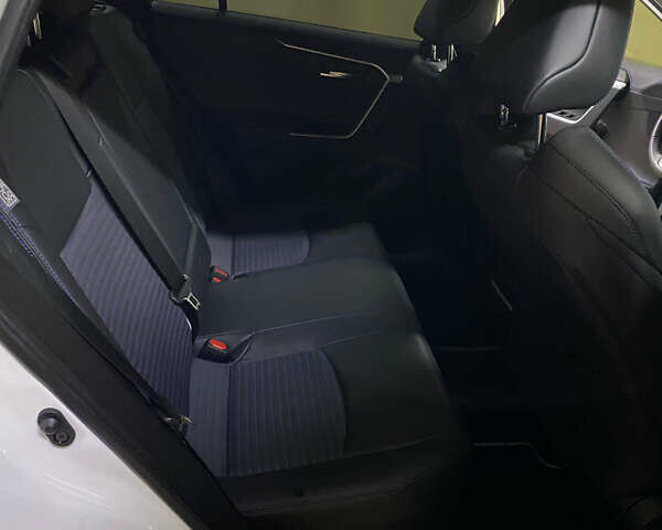 Белый Тойота РАВ 4, объемом двигателя 2.49 л и пробегом 13 тыс. км за 43700 $, фото 18 на Automoto.ua