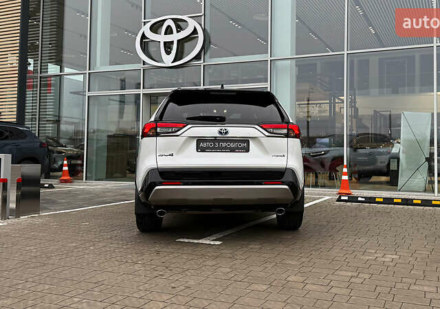 Белый Тойота РАВ 4, объемом двигателя 2.49 л и пробегом 15 тыс. км за 44500 $, фото 3 на Automoto.ua