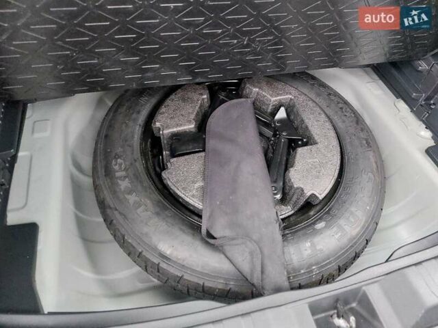 Белый Тойота РАВ 4, объемом двигателя 2.49 л и пробегом 48 тыс. км за 35500 $, фото 32 на Automoto.ua