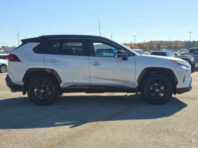 Белый Тойота РАВ 4, объемом двигателя 2.5 л и пробегом 30 тыс. км за 34000 $, фото 3 на Automoto.ua