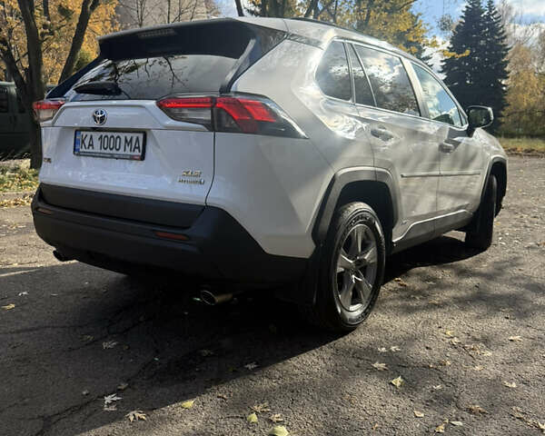 Белый Тойота РАВ 4, объемом двигателя 2.49 л и пробегом 27 тыс. км за 37100 $, фото 3 на Automoto.ua