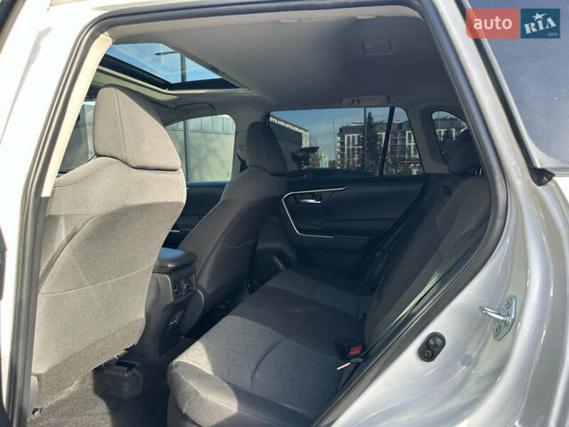 Білий Тойота РАВ 4, об'ємом двигуна 2.5 л та пробігом 27 тис. км за 34000 $, фото 18 на Automoto.ua