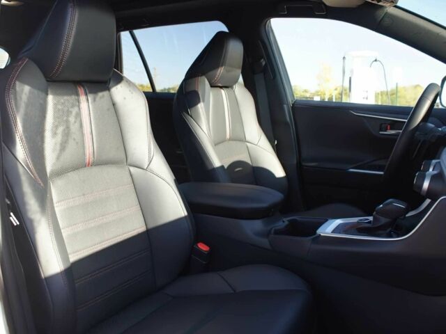 Білий Тойота РАВ 4, об'ємом двигуна 2.5 л та пробігом 16 тис. км за 15000 $, фото 10 на Automoto.ua