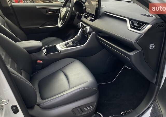 Білий Тойота РАВ 4, об'ємом двигуна 2.49 л та пробігом 10 тис. км за 47945 $, фото 5 на Automoto.ua