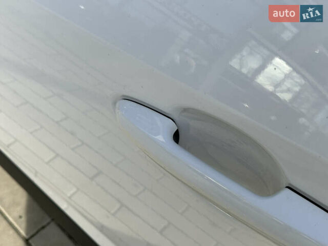 Білий Тойота РАВ 4, об'ємом двигуна 2.5 л та пробігом 27 тис. км за 34000 $, фото 39 на Automoto.ua