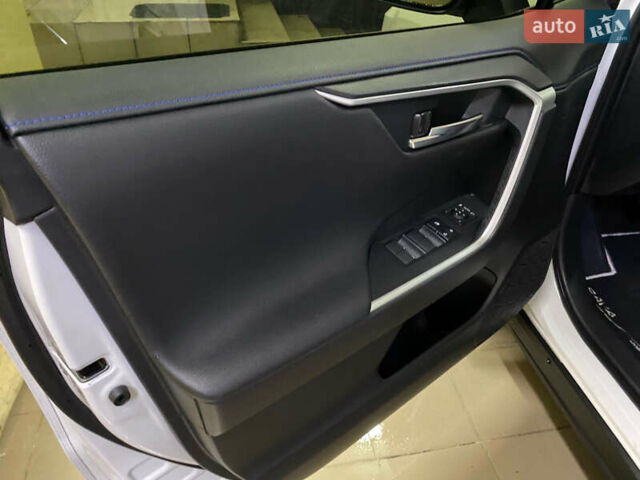 Белый Тойота РАВ 4, объемом двигателя 2.49 л и пробегом 13 тыс. км за 43700 $, фото 12 на Automoto.ua