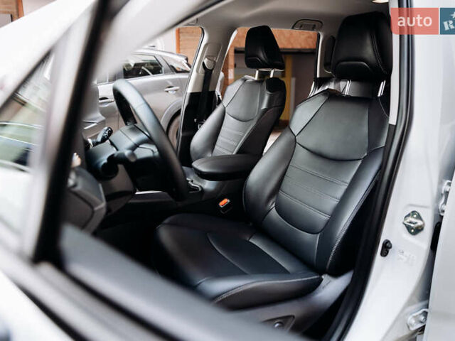 Белый Тойота РАВ 4, объемом двигателя 2.49 л и пробегом 10 тыс. км за 42900 $, фото 34 на Automoto.ua