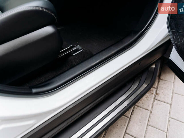 Белый Тойота РАВ 4, объемом двигателя 2.49 л и пробегом 10 тыс. км за 42900 $, фото 40 на Automoto.ua