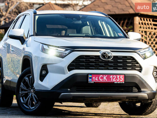 Белый Тойота РАВ 4, объемом двигателя 2.49 л и пробегом 3 тыс. км за 42000 $, фото 1 на Automoto.ua