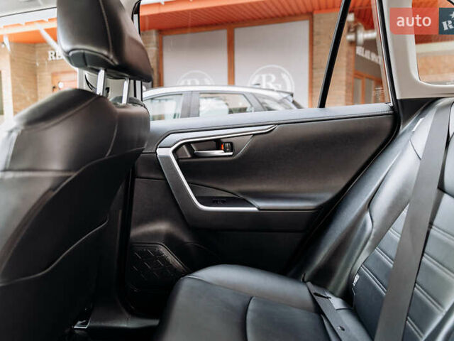 Белый Тойота РАВ 4, объемом двигателя 2.49 л и пробегом 10 тыс. км за 42900 $, фото 44 на Automoto.ua