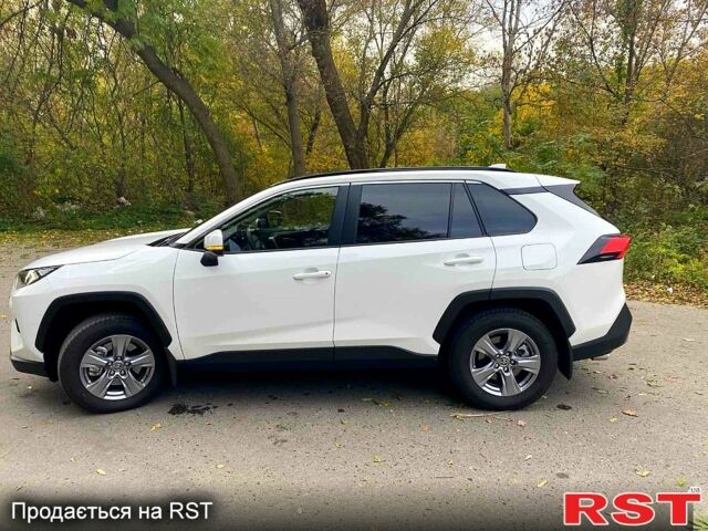 Білий Тойота РАВ 4, об'ємом двигуна 2.5 л та пробігом 1000 тис. км за 42000 $, фото 8 на Automoto.ua