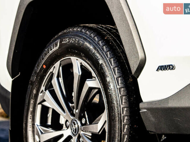 Белый Тойота РАВ 4, объемом двигателя 2.49 л и пробегом 3 тыс. км за 42000 $, фото 16 на Automoto.ua