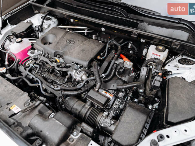 Белый Тойота РАВ 4, объемом двигателя 2.49 л и пробегом 10 тыс. км за 42900 $, фото 48 на Automoto.ua